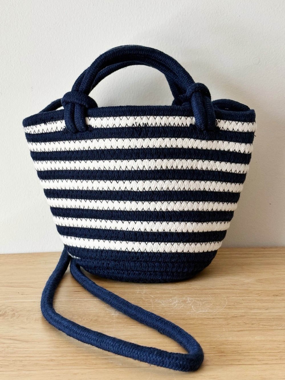 GAP Mini Nautical Stripe Rope Crossbody Bucket Bag Tote Navy and White - Picture 8 of 12